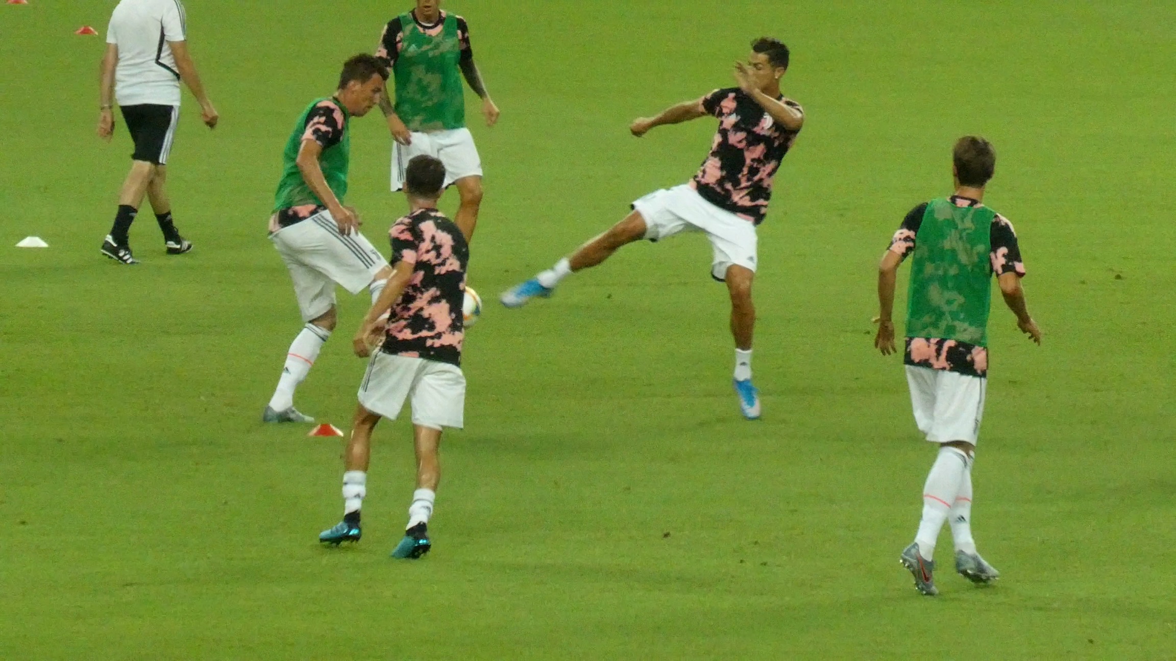 P1020040 Ronaldo Training Kungfu Kick (5)